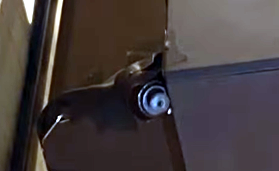 سینیٹ میں ووٹنگ بوتھ کے اوپر خفیہ کیمرے لگے ہونے کا انکشاف