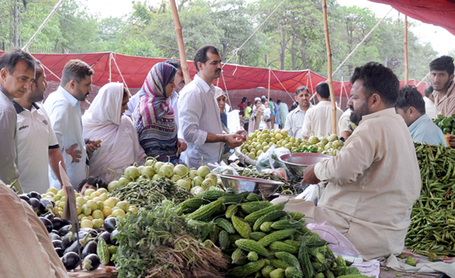 اتوار بازار بھی مہنگے ، اشیاء سرکاری نرخ نامے سے 100 روپے تک مہنگی فروخت ہوتی رہیں