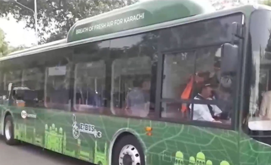 وزیر ٹرانسپورٹ سندھ نے پاکستان میں پہلی الیکٹرک بس کا افتتاح کر دیا