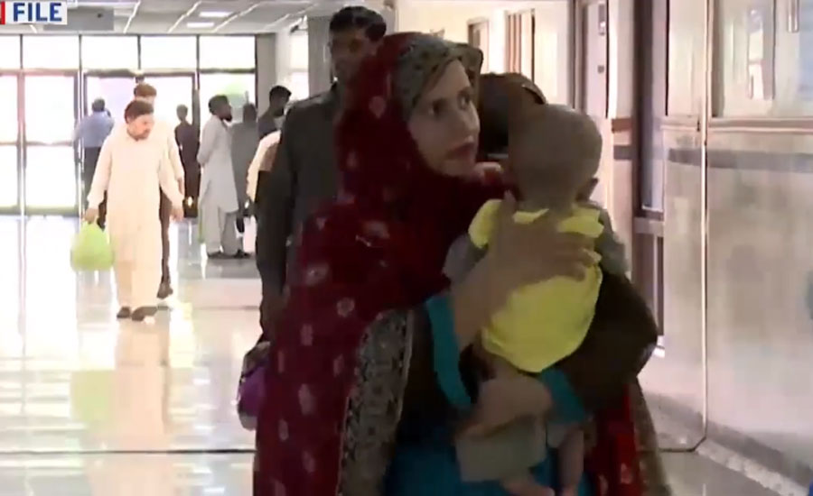 کورونا کی تیسری لہر میں بچے نشانے پر ، چلڈرن اسپتال لاہور میں دو بچے دم توڑ گئے
