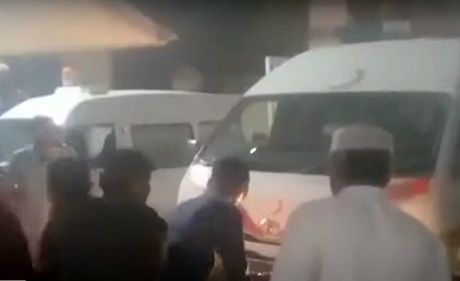 لاڑکانہ میں باراتیوں کی بس کو حادثہ، 9 افراد جاں بحق، 35 سے زائد زخمی