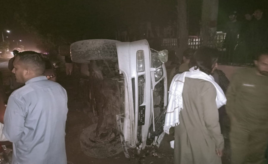 گوجر خان کے قریب تیز رفتار گاڑی نے کار کو کچل دیا، 4 افراد جاں بحق، 5 زخمی