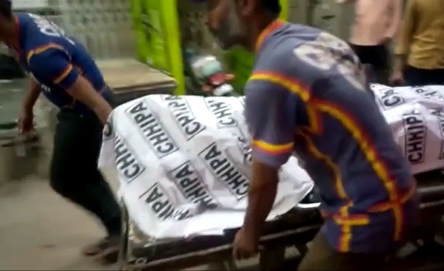 کراچی میں سپرہائی وے پر دنبہ گوٹھ کے قریب ٹریفک حادثہ،3 افراد جاں بحق