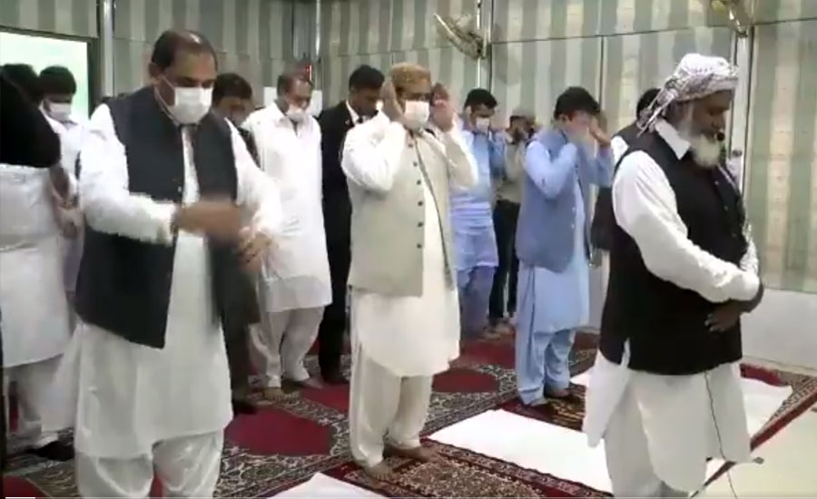 پنجاب میں بھی کورونا ایس او پیز کے تحت عید الفطر کی نماز کے اجتماعات