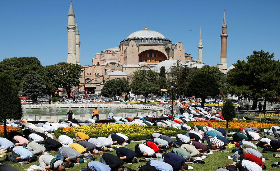 ترکی کی تاریخی مسجد آیا صوفیہ میں 87 برس بعد عید الفطر کی نماز ادا کی گئی
