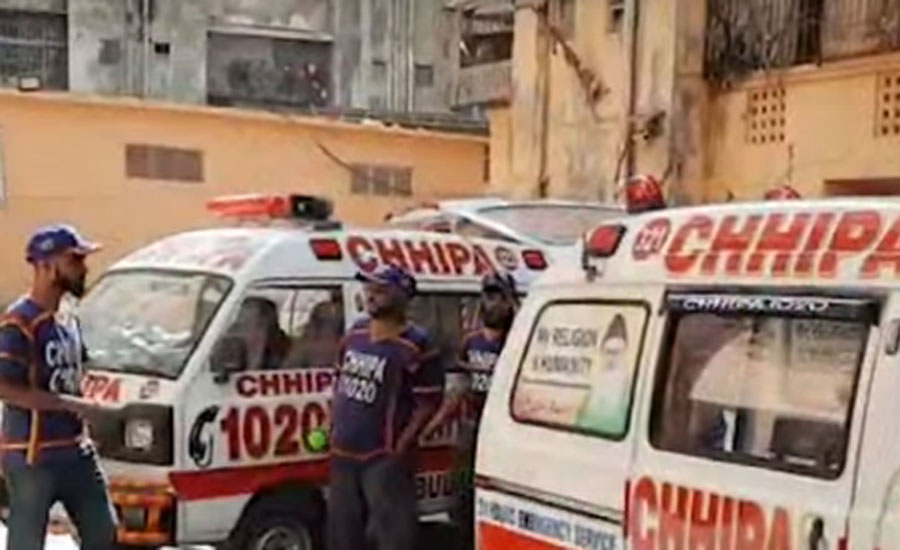 کراچی گلستان جوہر کے فلیٹ سے خاتون اور مرد کی گولیاں لگی لاشیں ملیں