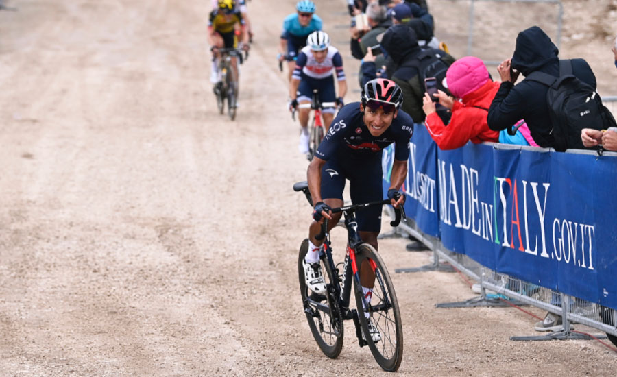 کولمبیا کے ایگن برنال نے جیروڈی اٹالیا سائیکل ریس کا 16 واں مرحلہ جیت لیا