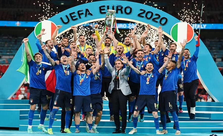 فٹبال یوروکپ کا تاج اٹلی کے سر سج گیا، انگلینڈ کو دو کے مقابلے میں تین گول سے شکست