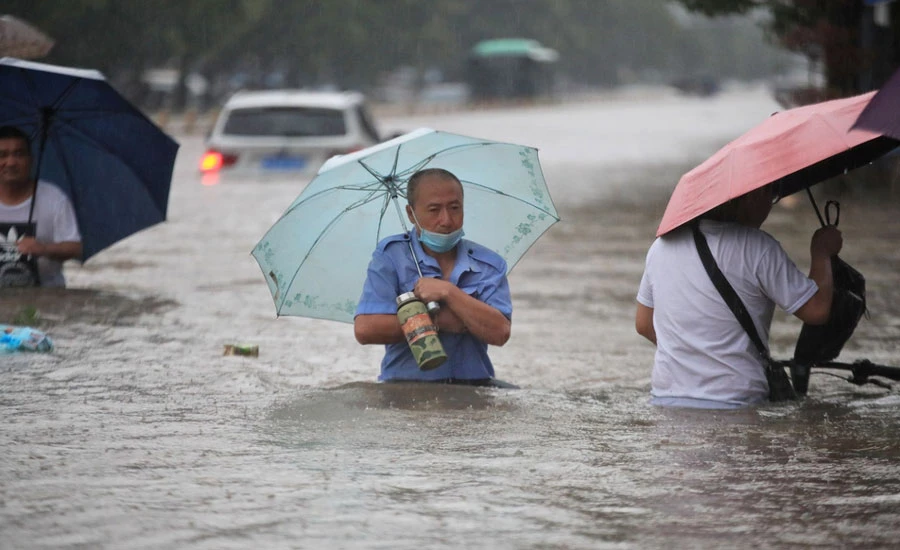 چین کے صوبہ ہنان میں طوفانی بارشیں اور سیلاب ، 12 افراد ہلاک
