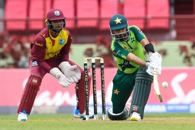 پاکستان نے دوسرے ٹی 20 میں ویسٹ انڈیز کو 7 رنز سے ہرا دیا