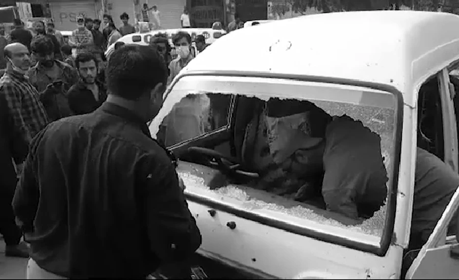 کراچی کے علاقے بفر زون میں منی ایکسچینج کی گاڑی پر فائرنگ ، 2 افراد جاں بحق