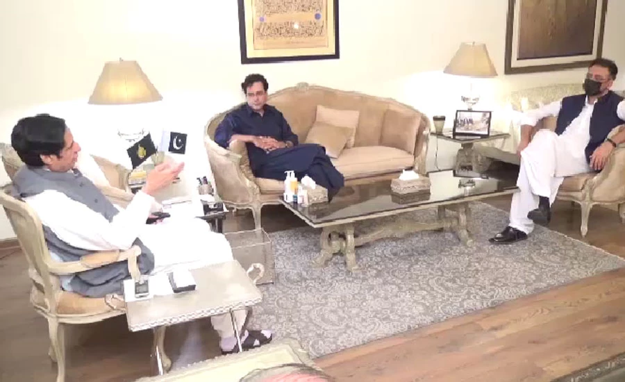 چودھری پرویز الہی سے اسد عمر کی ملاقات ، کورونا کی روک تھام کیلئے اسد عمر کے اقدامات کی تعریف