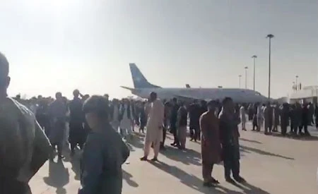 امریکا ، برطانیہ اور آسٹریلیا کی اپنے شہریوں کو کابل ایئرپورٹ فوری چھوڑنے کی ہدایت