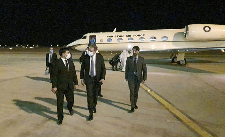 وزیرخارجہ شاہ محمود قریشی چار ملکی دورے کے تیسرے مرحلے میں ترکمانستان پہنچ گئے