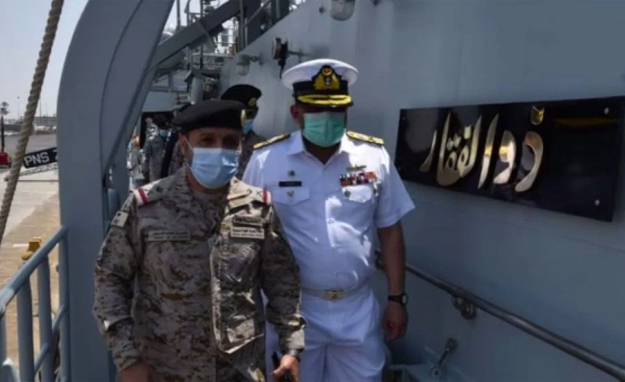 پاک بحریہ کے جہاز پی این ایس ذوالفقار کا سعودی عرب کی بندرگاہ جدہ کا دورہ