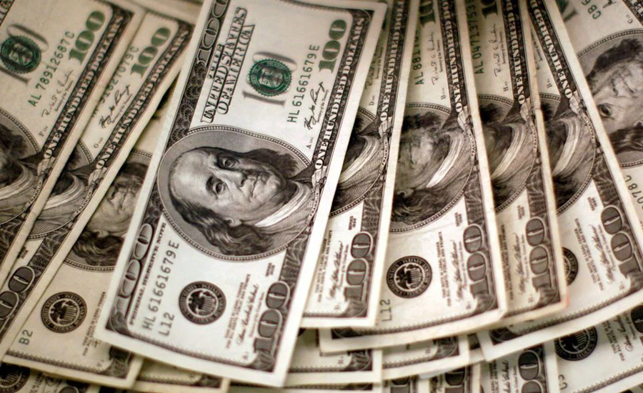 امریکی ڈالر کی اونچی اڑان پر اسٹیٹ بینک کا ایکشن، ریورس گیئر لگا دیا