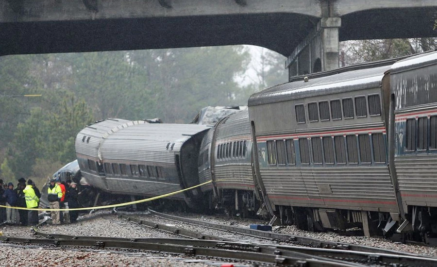 امریکی ریاست مونٹانا میں ٹرین کی 5 بوگیاں پٹڑی سے اتر گئیں، 3 افراد ہلاک، 42 زخمی