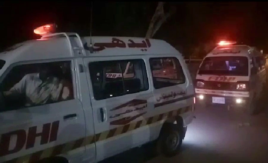 کراچی میں سپر ہائی وے پر نوری آباد کے قریب ٹریفک حادثہ، 5 افراد جاں بحق