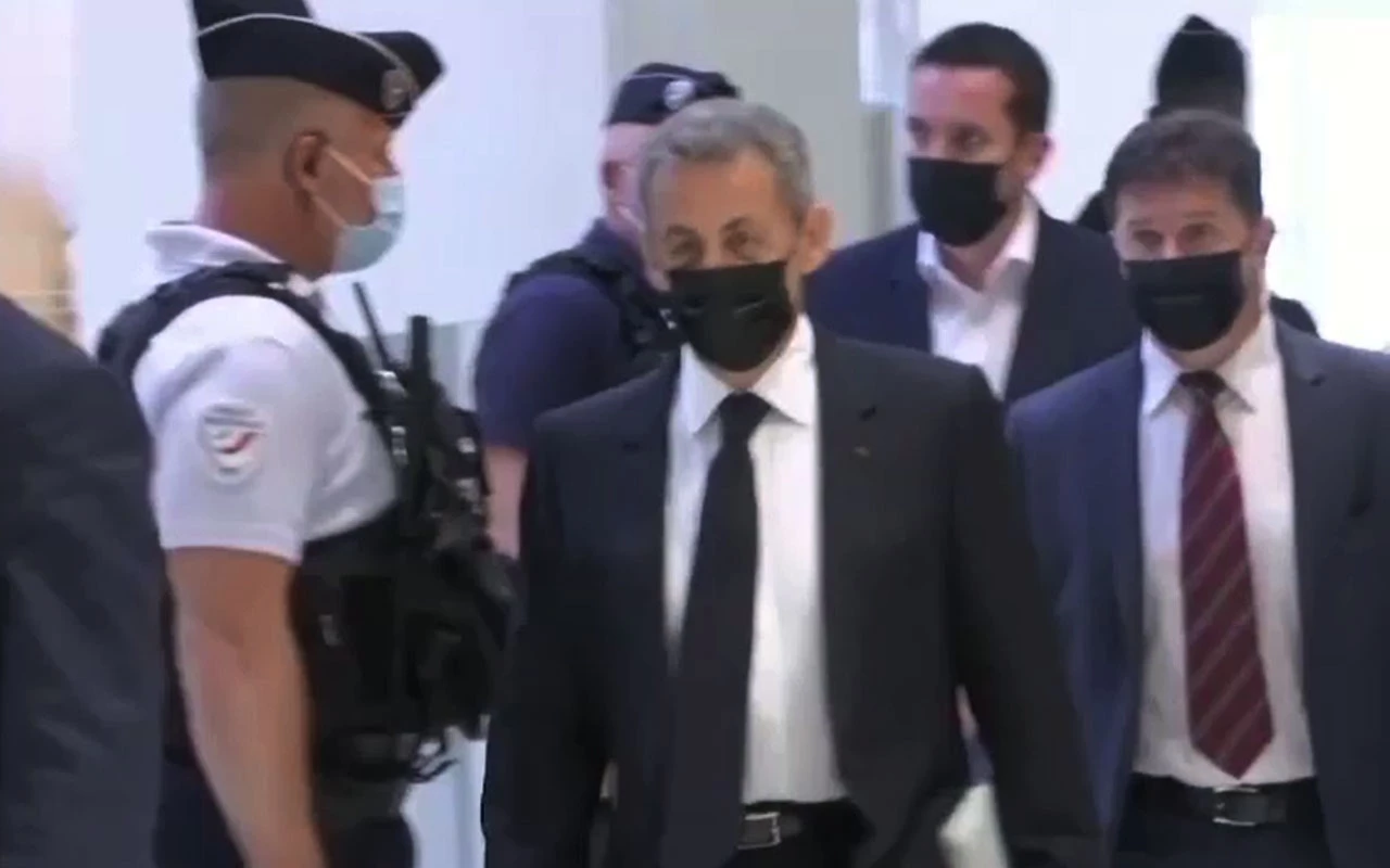 سابق فرانسیسی صدر سرکوزی کو غیرقانونی فنڈنگ پر ایک سال قید کی سزا