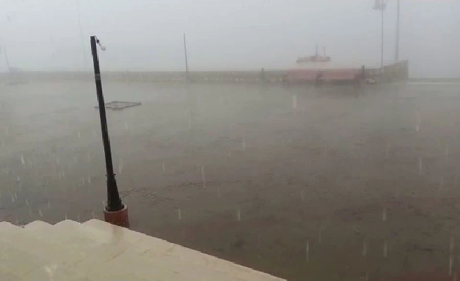 سمندری طوفان گلاب کے باعث کراچی سمیت سندھ میں بارشیں