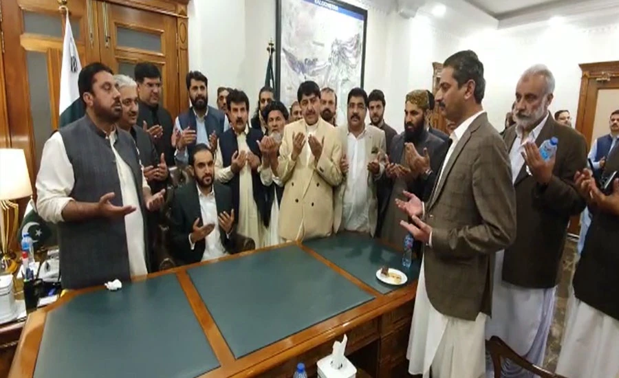 میرعبدالقدوس بزنجو نے نئے وزیراعلیٰ بلوچستان کی حیثیت سے حلف اٹھا لیا