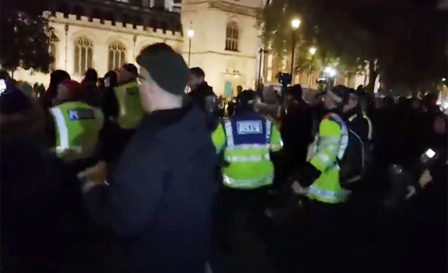 لندن میں حکومتی پالیسیوں کے خلاف ملین ماسک احتجاج