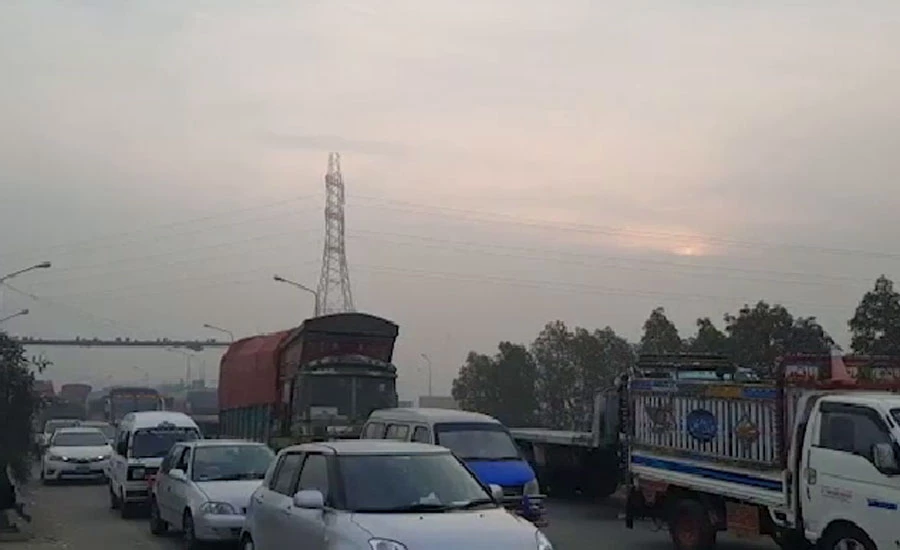 پنجاب اور خیبرپختونخوا میں دھند کے باعث بند موٹر ویز کھول دی گئیں