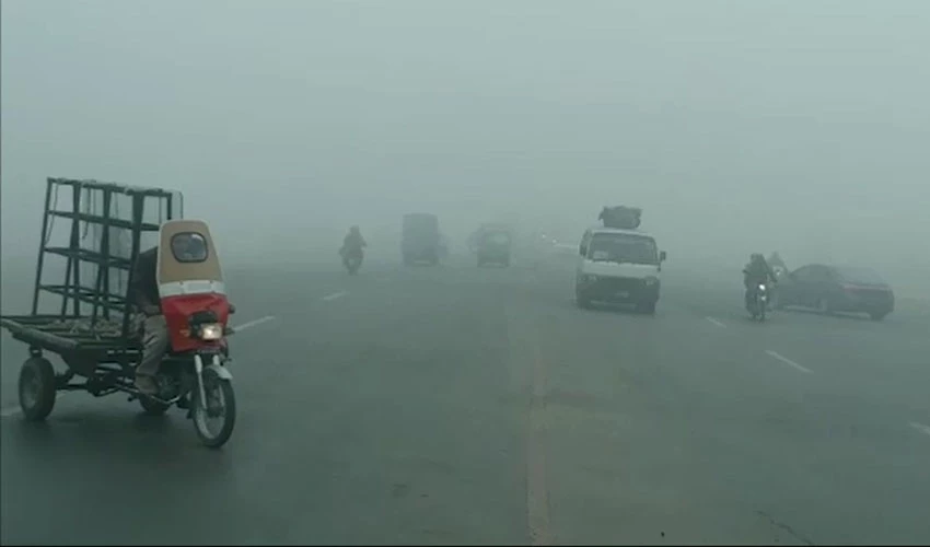 پنجاب کے میدانی علاقوں میں دھند، موٹرویز کے مختلف سیکشنز پر ٹریفک معطل