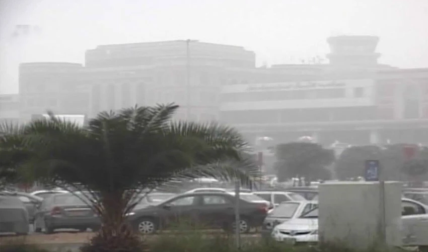 لاہور میں شدید دھند، علامہ اقبال انٹرنیشنل ایئرپورٹ پر فضائی آپریشن معطل