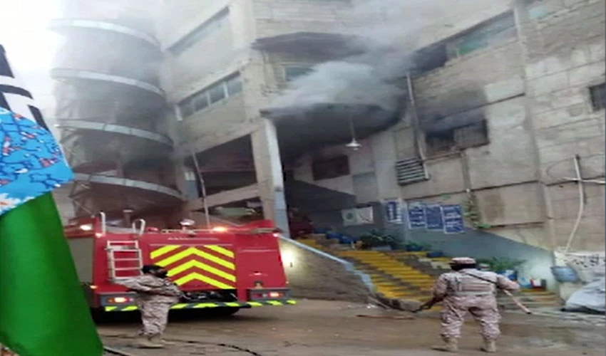 کراچی، سائٹ ایریا کی فیکٹری میں آتشزدگی، لاکھوں مالیت کا کپڑا جل کر راکھ