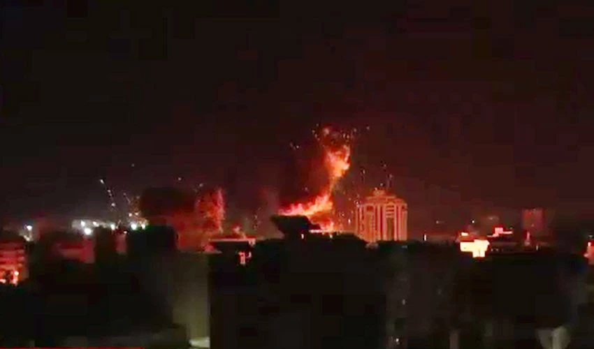 اسرائیل کی غزہ پر شدید بمباری، متعدد عمارتیں تباہ