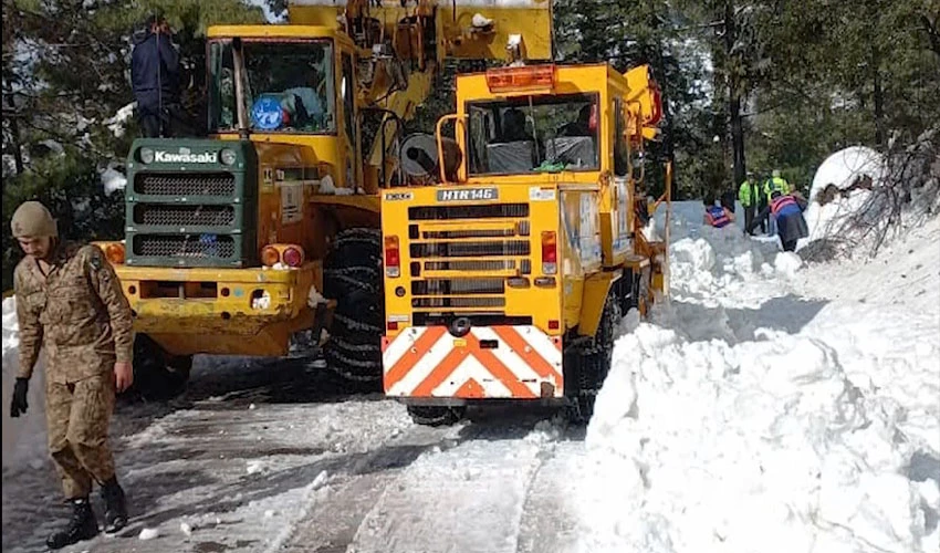 مری میں برفباری سے متاثرہ تمام شاہراہیں کھول دی گئیں