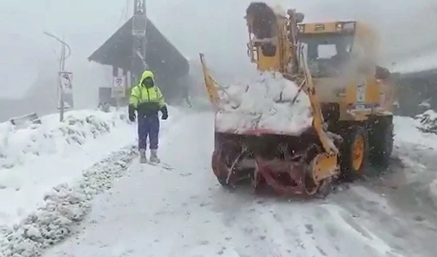 سانحہ مری تحقیقات، برف ہٹانے والی 20 گاڑیاں ایک ہی مقام پر کھڑے ہونے کا انکشاف