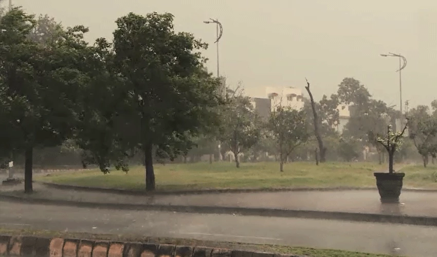 لاہور سمیت پنجاب کے کئی شہروں میں گزشتہ چوبیس گھنٹوں سے بارش