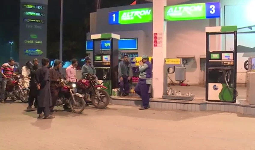 پٹرولیم مصنوعات کی قیمتوں میں اضافہ، پٹرول کی نئی قیمت 159 روپے 86 پیسے فی لیٹر مقرر