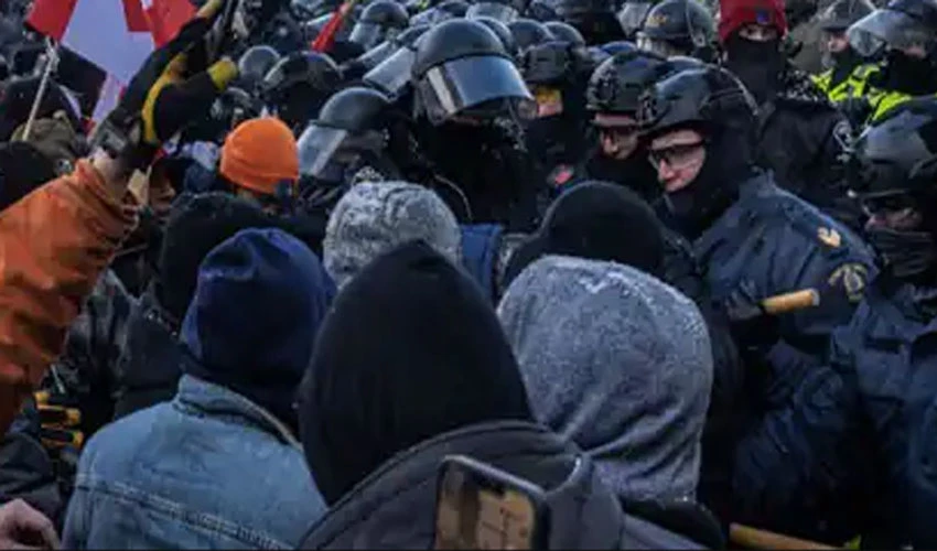 کینیڈا، پولیس کا مظاہرین کیخلاف آپریشن ، 100 سے زائد افراد کو گرفتار کرلیا