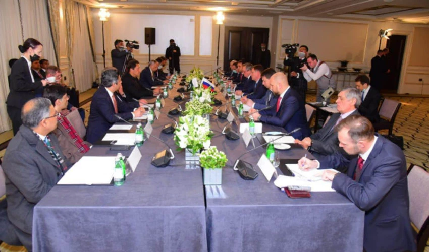 وزیراعظم کی روسی اور پاکستانی تاجروں سے بھی ملاقات، اقتصادی تعلقات پر گفتگو