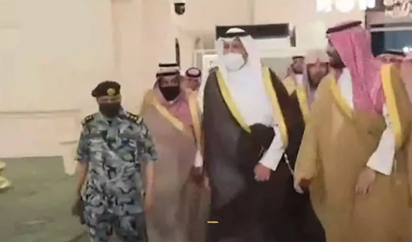 سعودی ولی عہد شہزادہ محمد بن سلمان نے روضہ رسول صلی الله عليه وآلہ وسلم پر حاضری دی