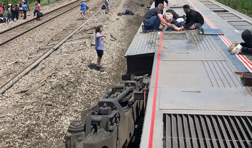 امریکا میں ٹرین حادثے کے دوران تین افراد ہلاک