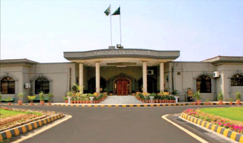 عمران خان کا جج کیخلاف بیان، توہین عدالت کی کارروائی کا فیصلہ