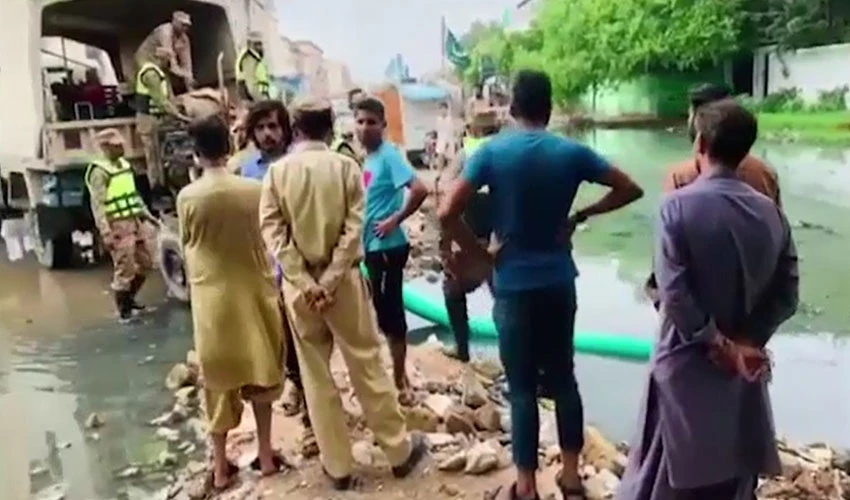 پاک فوج کی بارشوں اور سیلاب سے متاثرہ علاقوں میں امدادی کارروائیاں جاری