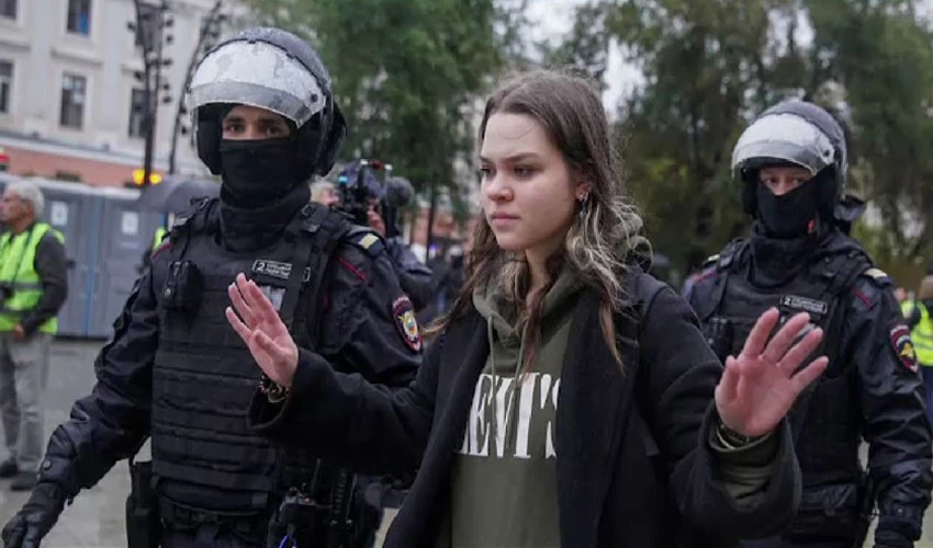 روسی پولیس نے ریزرو فوجیوں کی طلبی کیخلاف روس میں احتجاجی مظاہرے منتشر کردیئے
