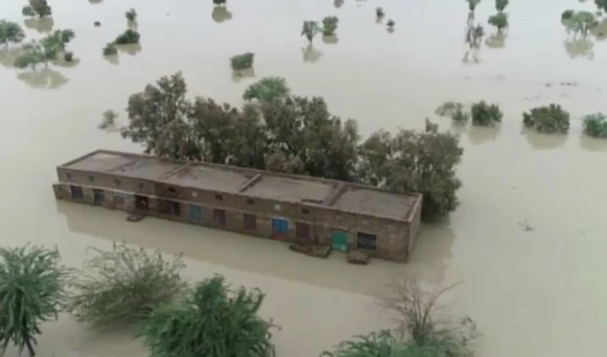 سیلاب سے چوبيس گھنٹوں میں مزيد سینتیس افراد زندگى کى بازى ہار گئے