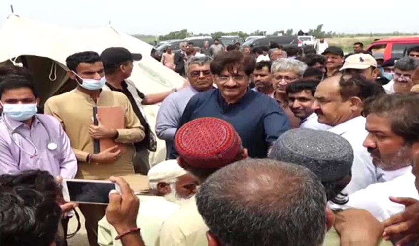 وزیراعلی سندھ کا ٹھٹھہ کا دورہ، پیر پٹھو میں سیلاب متاثرین سے ملاقات