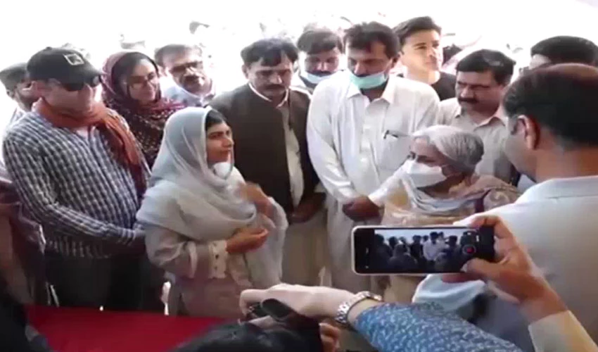 نوبل انعام یافتہ ملالا یوسف زئی کا جوہی کے سیلاب زدہ علاقے کا دورہ