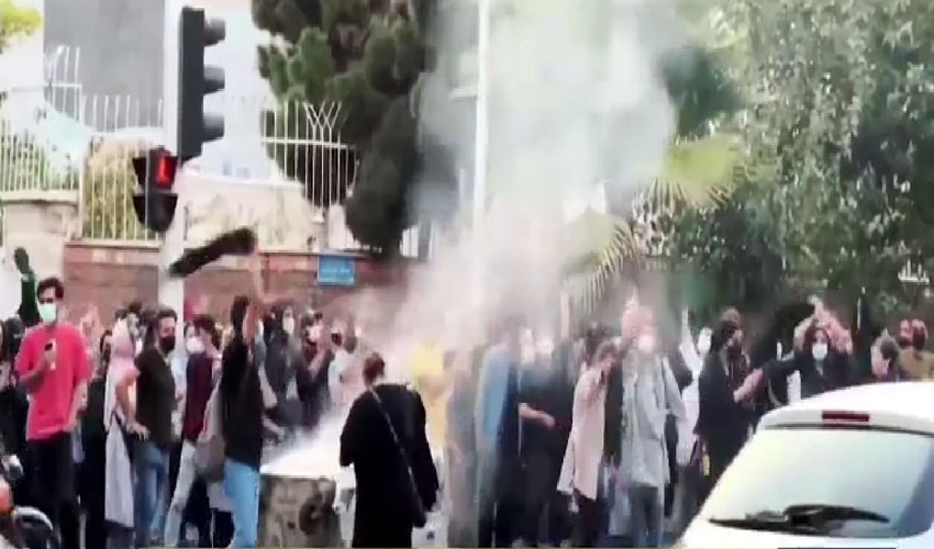 ایران، مہسا امینی کی ہلاکت کیخلاف مظاہروں میں شامل شخص کو سزائے موت