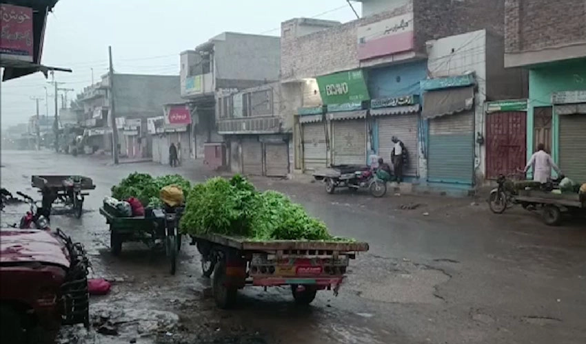 لاہور سمیت پنجاب کے کئی شہروں میں موسم سرما کی پہلی بارش، سردی بڑھ گئی