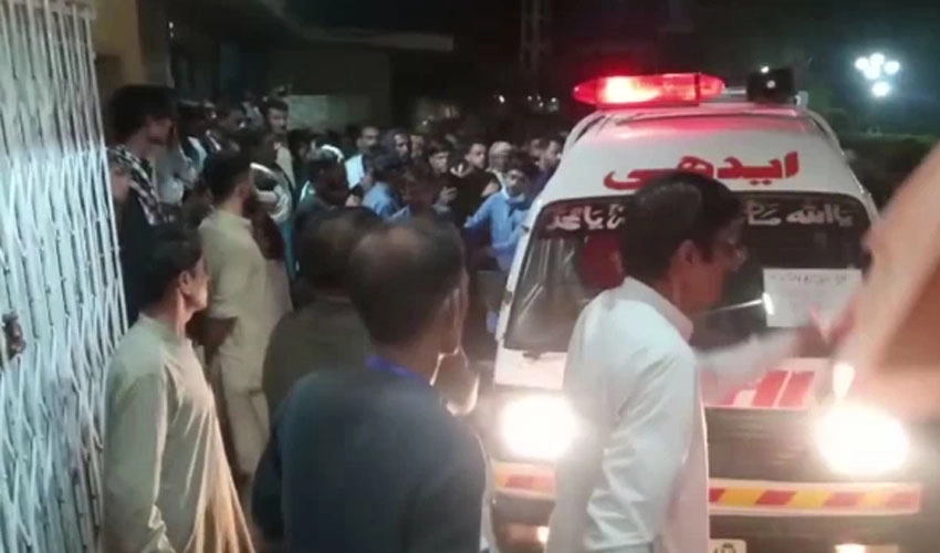 سیہون شریف میں زائرین کی وین کو حادثہ، بیس افراد جاں بحق