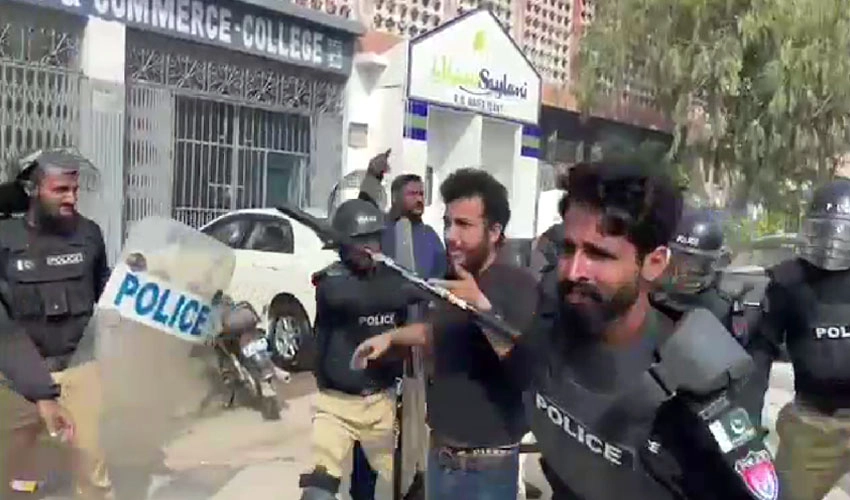 کراچی، عدالتی حکم پر اسلامیہ کالج خالی کرانے کیلئے پولیس آپریشن، طلباء سے تصادم، 4 گرفتار