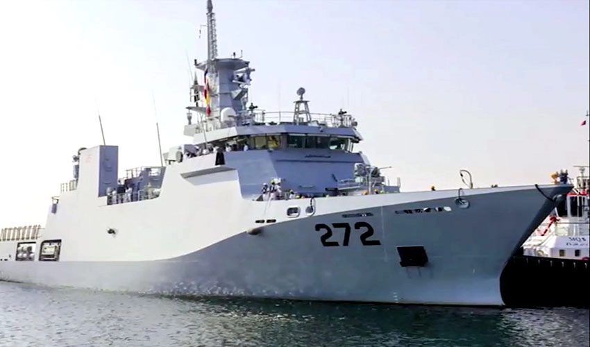 پاک بحریہ کا جہاز پی این ایس تبوک قطر کی بندرگاہ پہنچ گیا